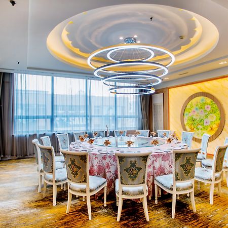 Holiday Inn Express City Centre Dalian By Ihg Exteriör bild