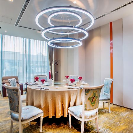 Holiday Inn Express City Centre Dalian By Ihg Exteriör bild