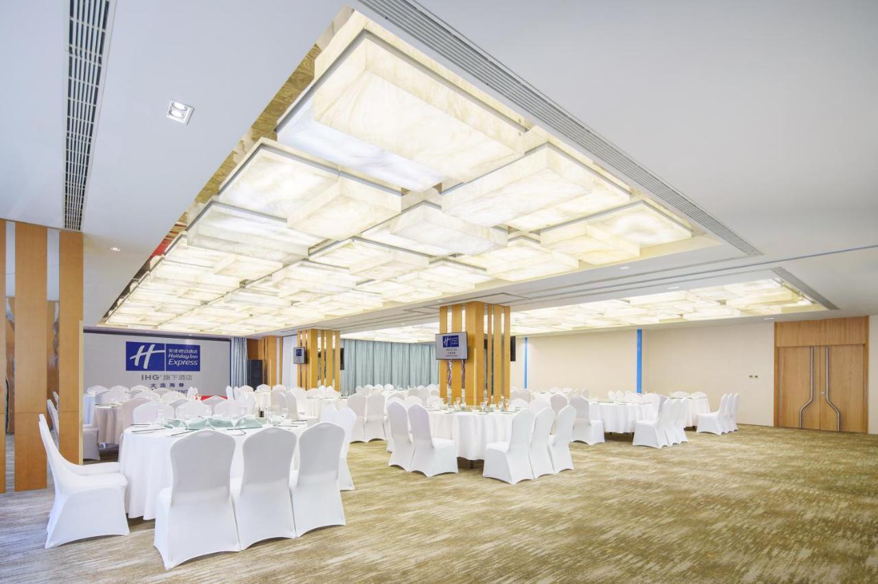 Holiday Inn Express City Centre Dalian By Ihg Exteriör bild