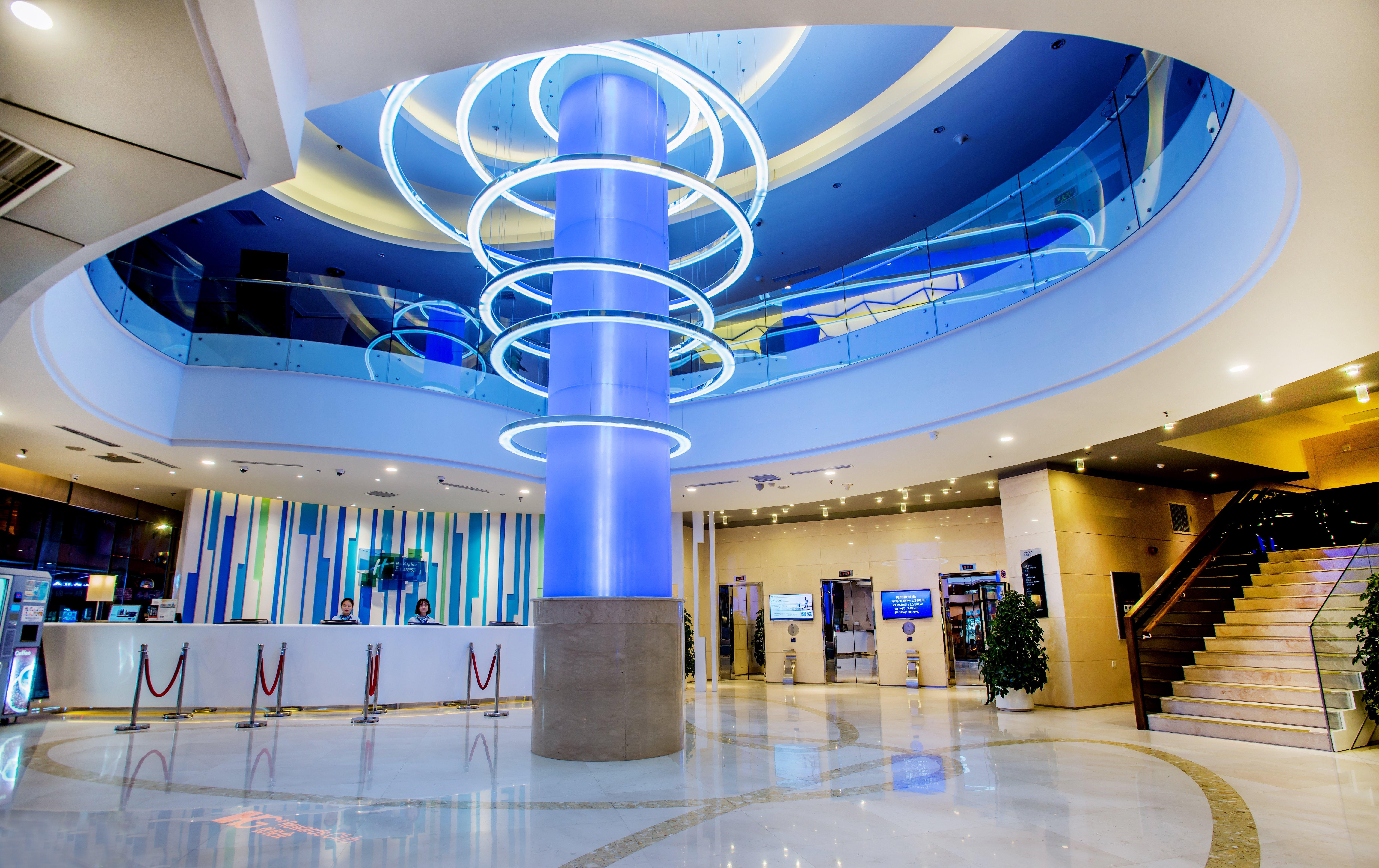 Holiday Inn Express City Centre Dalian By Ihg Exteriör bild